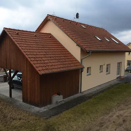 Plasy, Nad Stodolami 584, Grote Plasy